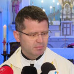 „Speranțe de pace în lăcașurile de cult: Reacții ale Bisericii Catolice din România după dispariția papei” 3 video ne rugam sa nu fie in biserica lupte precum cele politice mesaje din cadrul bisericii catolice din romania dupa moartea papei 6806412b1340b