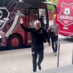 Marius Șumudică, întâmpinat cu aplauze entuziaste la venirea Rapidului în Sibiu! 3 video ovatii pentru marius sumudica la sosirea rapidului in sibiu 680909b211a40