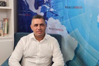 video primarul vasile delicoti in poarta alba au loc lucrari de asfaltare a strazilor am inceput cu zona d din localitate 67f2f0c85558c