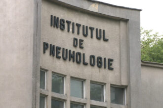 video tavan prabusit in timpul unei interventii chirurgicale intr o sala de operatie a institutului marius nasta din bucuresti 67fe4a8528071