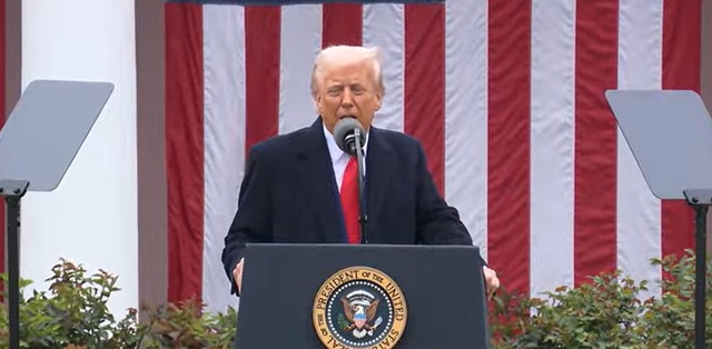 Trump impune taxe globale pe automobile: Comerțul, un prieten mai periculos decât un adversar! Iată toate taxele aplicate - TABEL 1 video trump loveste cu taxe pe masini intreaga lume la comert prietenul este mai rau decat dusmanul toate taxele impuse tabel 67edaf1c35c7e