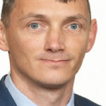 Un senator din POT a înșelat cu CV-ul său: Paul Pintea a început liceul la 12 ani și se mândrește cu o diplomă de la „AcademicSingles”, platformă de întâlniri. 3 video un senator pot a mintit in cv paul pintea a inceput liceul la 12 ani se lauda cu facultate la academicsingles site de matrimoniale 67ed3847592d5