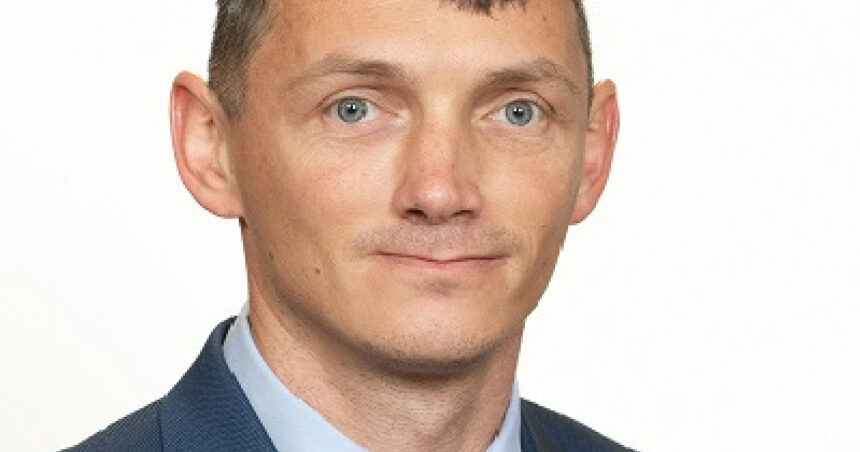 Un senator din POT a înșelat cu CV-ul său: Paul Pintea a început liceul la 12 ani și se mândrește cu o diplomă de la „AcademicSingles”, platformă de întâlniri. 1 video un senator pot a mintit in cv paul pintea a inceput liceul la 12 ani se lauda cu facultate la academicsingles site de matrimoniale 67ed3847592d5