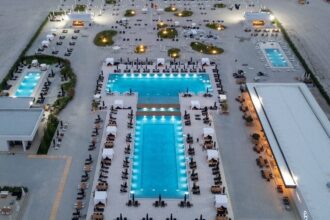 video viceprimarul costin rasauteanu considera ca piscina de pe plaja din mamaia aduce un plus destinatiei turistice 67f2e8208833c