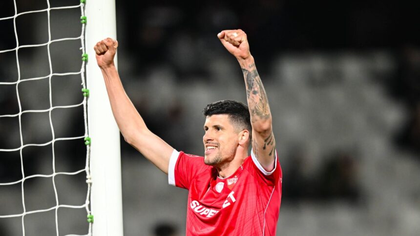 Zeljko Kopic și Stipe Perica, jucătorii croați de la Dinamo, promit momente electrizante înaintea confruntării cu Universitatea Craiova! 1 video zeljko kopic si stipe perica croatii de la dinamo declaratii tari inaintea derby ului cu universitatea craiova 6803c0c02ea3e