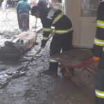Inundații devastatoare în Caraș-Severin: Aproape 100 de gospodării afectate, fără victime raportate 2 videofoto viitura provocata de ploi din judetul caras severin in jur de 100 de gospodarii au fost afectate insa nu au fost victime 680e1f7a7958a
