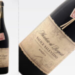 Sublimul vin de astăzi: un Negroamaro rafinat din inima sudului italian, ce încântă simțurile cu arome de fructe roșii mature, prune suculente, nuanțe de lemn, împletite cu accente de vanilie și ciocolată amară. 3 vinul zilei un negroamaro elegant din sudul italiei care aduce in prim plan arome de fructe rosii coapte prune note lemnoase carora li se adauga accente de vanilie si ciocolata neagra 680887373d066