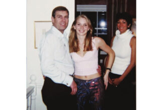 virginia giuffre femeia care i a acuzat pe printului andrew si pe jeffrey epstein de abuz sexual s a sinucis 680c8379ace8b