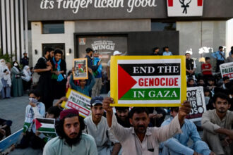 zeci de persoane au fost arestate in pakistan in urma atacurilor unor restaurante kfc protestele au legatura cu situatia din gaza 6803f94db60d9