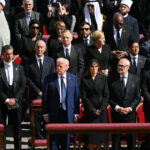 Întâlnirea istorică dintre Zelenski și Trump la înmormântarea papei Francisc: Ce decizii au luat cei doi lideri? 2 zelenski si trump s au intalnit la funeraliile papei francisc ce au stabilit cei doi lideri 680cb1a1562b3