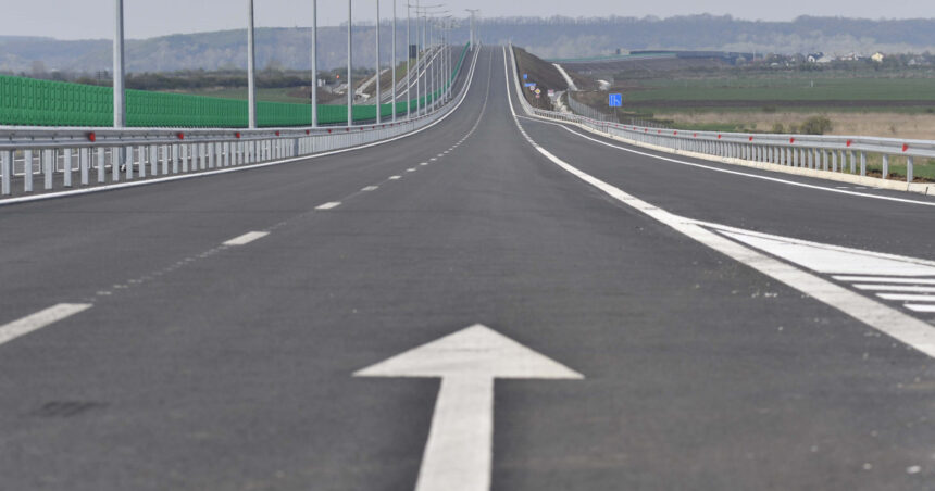 Contractul pentru al doilea segment al Centurii Metropolitane Cluj-Napoca a fost oficializat, cu o valoare de 4,72 miliarde de lei 1 a fost semnat contractul pentru al doilea lot al centurii metropolitane cluj napoca in valoare de 472 miliarde de lei 6821cec91a53a