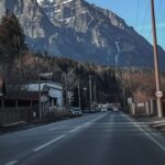 Regulile pentru "vigneta de Brașov" au fost aprobate: Permisele de acces pe drumurile județene vor fi valabile începând cu 1 ianuarie 2026. 2 a fost votat regulamentul vignetei de brasov permisele de libera trecere pe mai multe drumuri judetene vor intra in vigoare de la 1 ianuarie 2026 6839972357b13