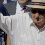 „A plecat dintre noi Jose Mujica, emblematicul lider al stângii latino-americane, supranumit 'cel mai modest președinte', în lupta sa cu cancerul.” 2 a murit cel mai sarac presedinte jose mujica simbol al stangii latino americane suferea de cancer 68241b246ad8c