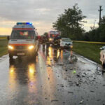 Tragedie în Timiș: o viață pierdută și patru răniți, printre care doi copilași, transportați la spital 3 accident grav in timis o femeie a murit iar alte patru persoane inclusiv doi copii au ajuns la spital 6829613d6fa98