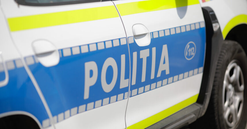 Coliziune severă pe DN 2 în județul Neamț: Un individ prins între fiare, traficul paralizat pe ambele direcții 1 accident grav pe dn 2 in judetul neamt o persoana incarcerata iar circulatia este blocata pe ambele sensuri 6833410f7ca79