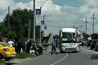 accident in care au fost implicate un autocamion si un autocar cu 20 de pasageri la letcani a fost activat planul rosu de interventie 683060be76fc5