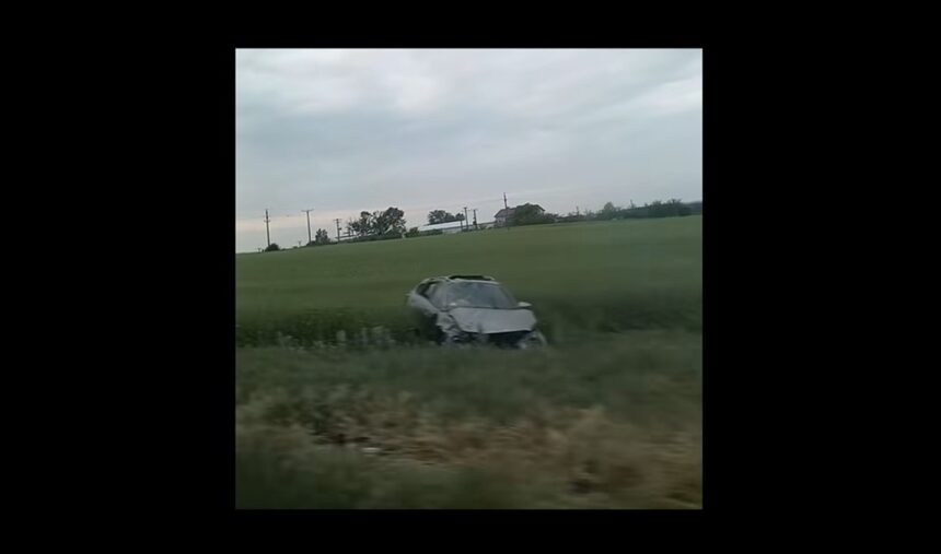 Incident surprinzător la Hârșova! O mașină a aterizat în câmp! 1 accident la harsova o masina a ajuns in camp 681c4845c3a77