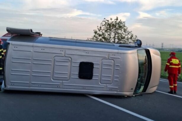 accident rutier in judetul constanta un microbuz rasturnat intre stupina si crucea 681b021ed13c0