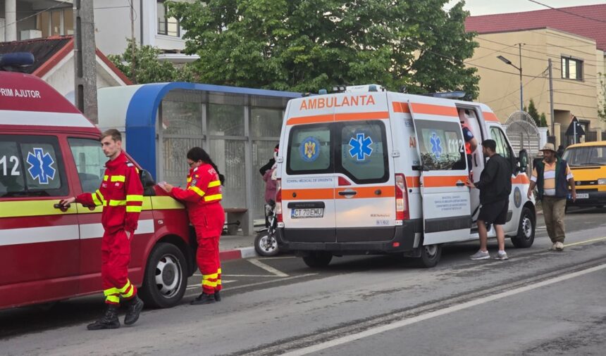 Coliziune pe străzile din Năvodari: un scuter și un autoturism în conflict! 1 accident rutier intre un scuter si un autoturism pe o strada din navodari 6818deb7d758f