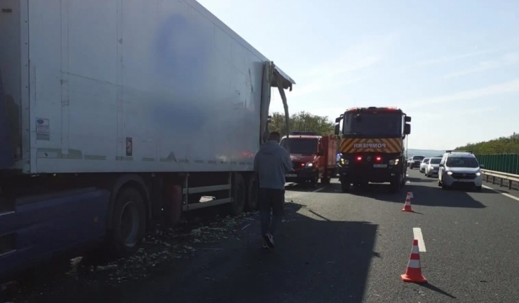 Coliziune pe Autostrada A2: Două TIR-uri implicate în incident între București și Constanța 1 accident rutier pe autostrada a2 bucuresti constanta intre doua tir uri 6830d5488115e