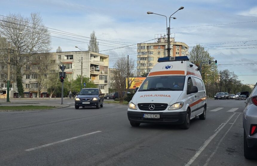 Coliziune pe drumul Mihail Kogălniceanu – Nicolae Bălcescu: mașină răsturnată, o persoană conștientă în urma incidentului 1 accident rutier produs la iesirea din mihail kogalniceanu spre nicolae balcescu autoturism rasturnat o victima constienta 6829d7ddca4c4