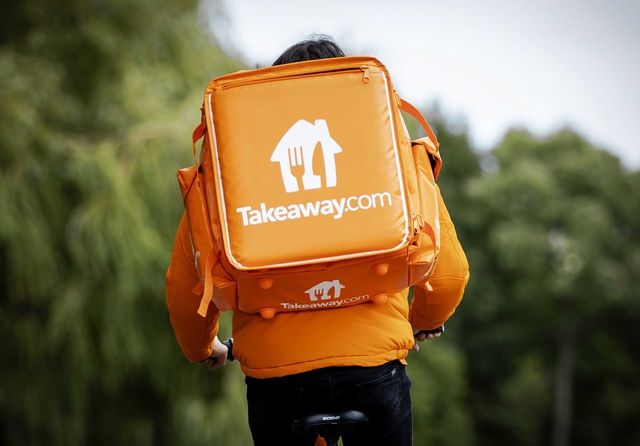 Investitorul principal al eMAG și-a îndreptat atenția către Just Eat Takeaway.com, care a părăsit România din cauza competiției acerbe. O mișcare de amploare în cariera sa! 1 actionarul majoritar al emag a lansat oferta pentru just eat takeaway com care s a retras din romania invocand concurenta puternica cea mai mare afacere a sa de pana acum 682b0c3f1088e