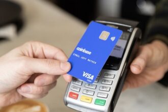 actiunile coinbase au urcat cu 22 cel mai mare castig de la alegerile prezidentiale americane datorita includerii in indicele sp 500 68242e421af39