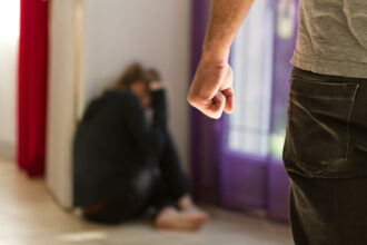 acuzatii reciproce de infidelitate si violenta ce au stabilit judecatorii in cazul unui afacerist 6822737b0b2bc