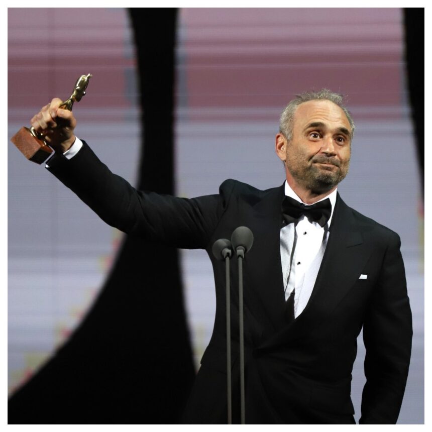 Adrian Văncică triumfă cu premiul Gopo, după ce a fost aproape de Oscar acum cinci ani: „Ni s-a spus că avem nevoie de sute de mii de dolari” 1 adrian vancica a castigat premiul gopo dupa ce a ratat oscarul acum cinci ani ne au zis ca avem nevoie de nu stiu cate sute de mii de dolari video exclusiv 6814d4527684d