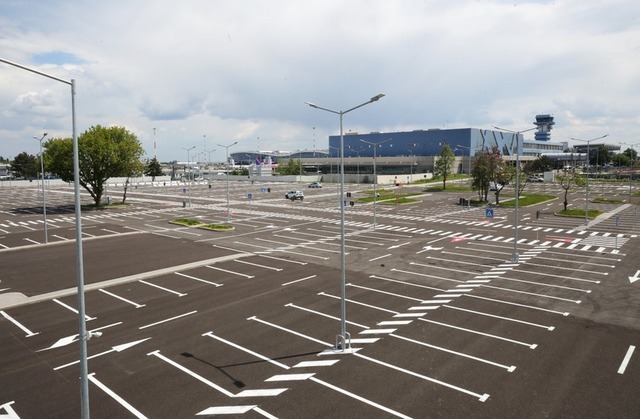 Aeroportul Otopeni inaugurează o parcare modernă pentru pasageri și demarează lucrările pentru o nouă structură pe patru etaje. 1 aeroportul otopeni da in folosinta o noua parcare pentru pasageri si incepe constructia altei parcari cu 4 niveluri 682b24bff2805