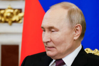amistitiul de trei zile anuntat de putin intra in vigoare la miezul noptii desi a fost respins de zelenski mesajul kremlinului 681b9fef89edd