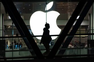 analistii se indoiesc ca amenintarile lui trump vor aduce productia de iphone in sua costurile ar fi uriase iar logistica imposibila 683180a679d23