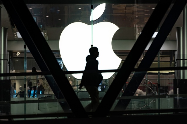 Specialiștii contestă eficiența amenințărilor lui Trump în privința relocării producției de iPhone în America: cheltuielile ar fi exorbitante, iar logistica, un adevărat coșmar 1 analistii se indoiesc ca amenintarile lui trump vor aduce productia de iphone in sua costurile ar fi uriase iar logistica imposibila 683180a679d23