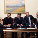 Europa și SUA cresc presiunea asupra Rusiei în criza ucraineană, dar Trump schimbă jocul, conform CNN. 2 analiza europa si sua au intensificat pentru scurt timp presiunea asupra rusiei in legatura cu ucraina trump a rasturnat situatia scrie cnn 6822211dc042b