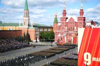analiza ny times putin a organizat una dintre cele mai mari parade de ziua victoriei prin care a vrut sa exprime ca are sustinerea populatiei si ca militarii sai sunt in avantaj pe front in realit 681e370c0153b