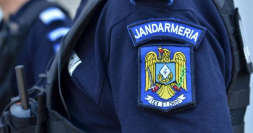 Confuzie la Jandarmeria Mehedinți: Pensionar imobilizat din cauza unei descinderi la locul greșit 1 ancheta la jandarmeria mehedinti dupa o descindere la o adresa gresita un pensionar a fost imobilizat pentru ca devenise agresiv 681cfa3defdb7