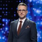 Andi Moisescu își încheie capitolul în televiziune: 30 de ani de strălucire pe micile ecrane. 2 andi moisescu anuntul despre retragerea din televiziune are o cariera de peste 30 de ani pe micul ecran 6819d26e2cb0d