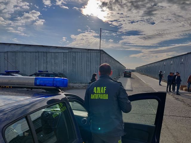 Autoritățile fiscale au descoperit datorii de peste 1,5 milioane de lei la o companie din Constanța, care a achitat aproape 900.000 de lei înainte de finalizarea controalelor. 1 antifrauda a identificat obligatii fiscale neachitate de peste 15 milioane de lei la o firma din constanta firma a platit aproape 900 000 de lei inainte de finalizarea verificarilor 68344319e82d7