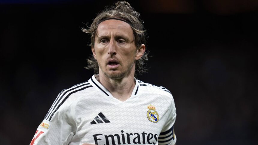 Putea să salveze plecarea lui Luka Modric de la Real Madrid, dar a preferat să rămână pasiv: ”Nici el nu a dorit să rămână!” 1 ar fi putut opri plecarea lui luka modric de la real madrid dar a ales sa nu intervina nici el n a simtit sa l pastreze 68302f6f64e0c