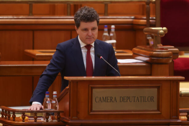 associated press noul presedinte al romaniei a depus juramantul criza politica se atenueaza dar la orizont se anunta provocari 68349335b4685