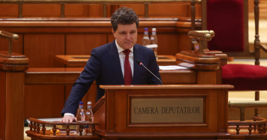 Associated Press: Noua conducere a României își asumă oficial mandatul. Situația politică se stabilizează, dar provocările rămân la orizont. 1 associated press noul presedinte al romaniei a depus juramantul criza politica se atenueaza dar la orizont se anunta provocari 68349335b4685