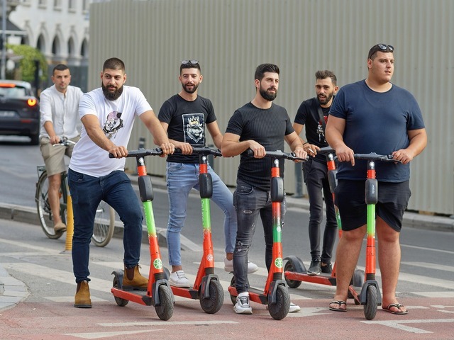 Atena își propune să rezolve „problemele” generate de trotinetele electrice 1 atena vrea sa puna capat neplacerilor cauzate de trotinetele electrice 6819a6913543e