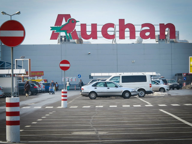 Auchan își va reduce prezența în Spania, închizând 25 de magazine și afectând peste 700 de angajați 1 auchan va inchide 25 de supermarketuri in spania si va desfiinta peste 700 de locuri de munca 681c9e9d4f63d