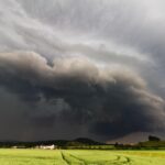 Alertă meteorologică: Furtuni cu averse puternice, fulgere și intensificări ale vântului, valabile până luni, în majoritatea regiunilor țării 3 avertizare meteo ploi torentiale descarcari electrice si intensificari ale vantului pana luni in cea mai mare parte a tarii 682ed30ce6190