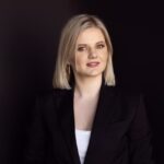 Avocata Tatiana Fiodorov examinează noile reglementări ale ANRE asupra conectării la rețeaua electrică: consecințe legale și impact pentru investitori și consumatori. 3 avocata tatiana fiodorov analizeaza modificarile propuse de anre privind racordarea la reteaua electrica efecte juridice si implicatii practice pentru investitori si utilizatori 6821b8eae4fed