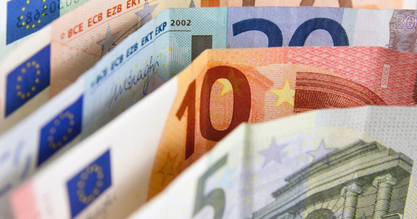 Banca Centrală Europeană își propune să finalizeze un pact politic înainte de 2026 pentru introducerea euro-ului digital. 1 banca centrala europeana vrea un acord politic pana la inceputul lui 2026 pentru a lansa euro digital 682603f111394