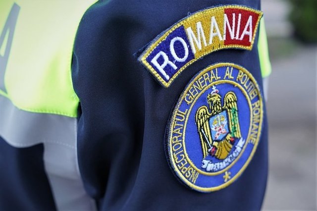 Conflicte în timpul votului în Capitală: Jandarmii intervin rapid, iar victima primește îngrijiri medicale pe loc. 1 bataie intr o sectie de votare din capitala interventie prompta a jandarmilor barbatul agresat a primit ingrijiri la fata locului 682a0b8d28569