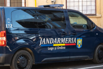 bataie intr o sectie de votare din capitala un alegator a fost batut de un barbat si de fiul acestuia 682a1c1ea5a59