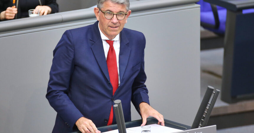 Berlinul își propune o reglementare fiscală pentru platformele online: „Impozitul de 10% este justificat” 1 berlinul pregateste un proiect de lege pentru a taxa platformele digitale o rata de impozitare de 10 este legitima 68387fd80517b