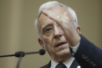 bnr mentine dobanda cheie si acuza tensiunile politice iesirile de capital au crescut semnificativ impact major asupra lichiditatilor dobanzilor si pietei valuta 68272cb8b5e10